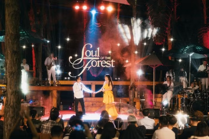 Thanh Hà và Phương Uyên hòa giọng ngọt ngào trên sân kháu Soul of the Forest