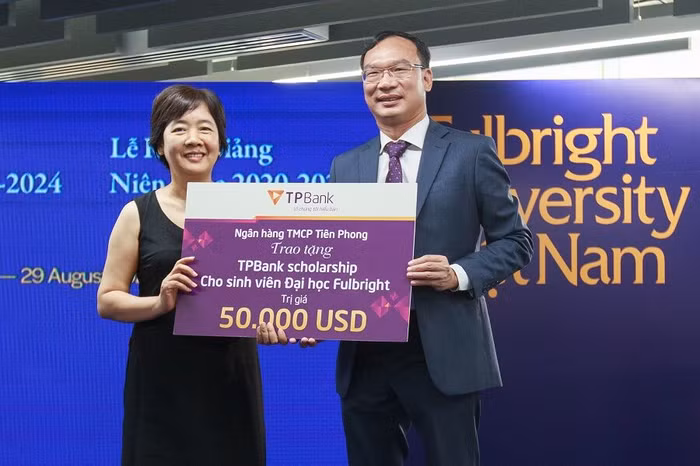 TPBank trao học bổng 50.000 USD cho sinh viên Đại học Fulbright Việt Nam