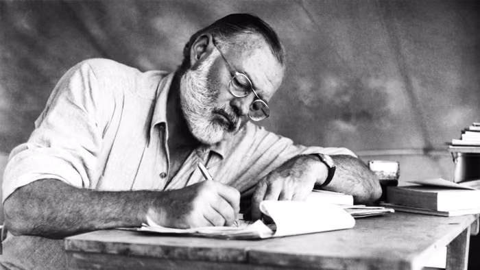 Nhà văn Ernest Hemingway.