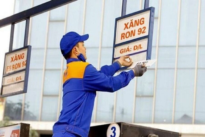 Chiều nay, giá xăng có thể tăng mạnh