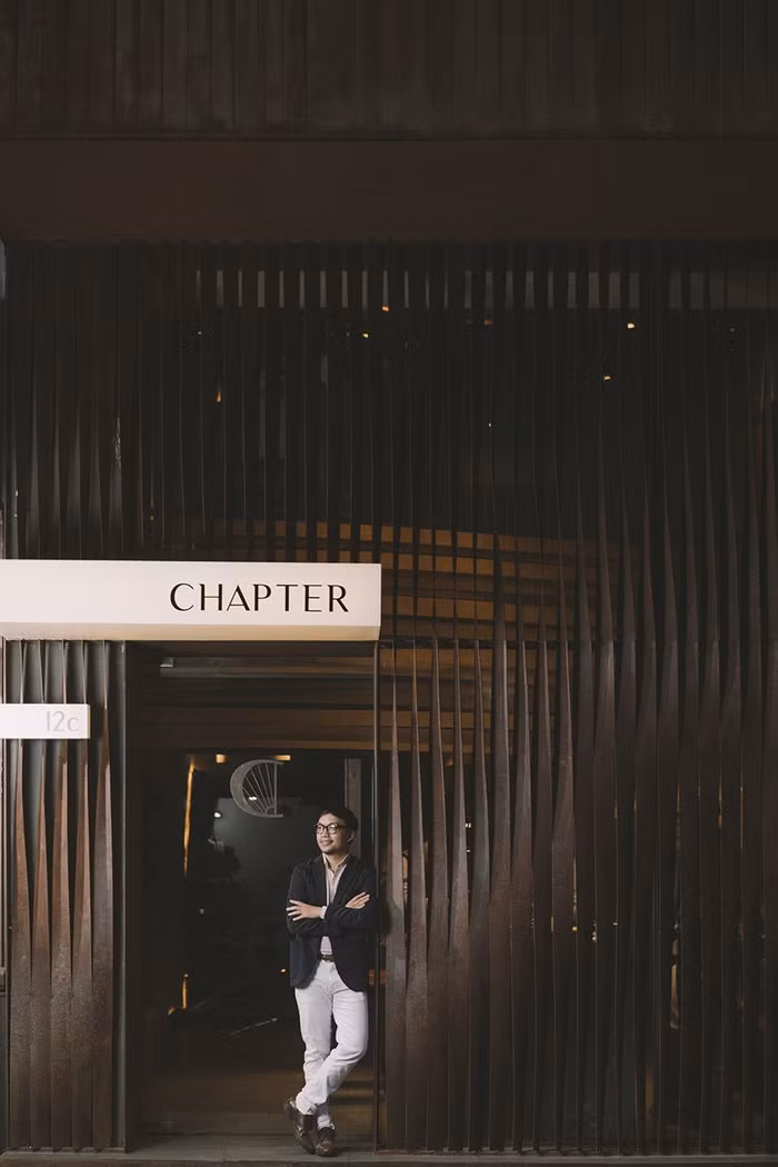 Mặt tiền của Chapter được thiết kế rất độc đáo