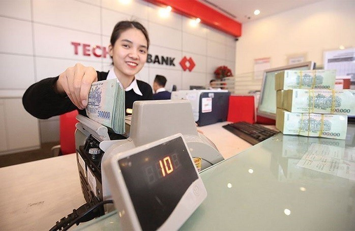 Techcombank: Lợi nhuận 6 tháng đạt hơn 51% kế hoạch cả năm, CASA tăng trở lại