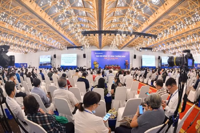 Buồn như cổ đông Sacombank