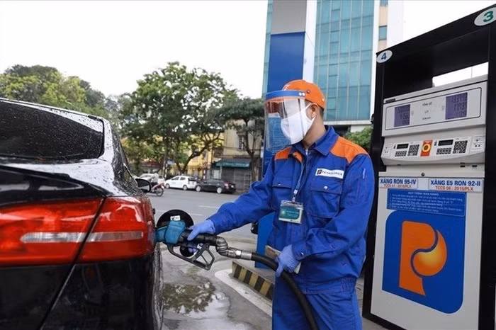 Giá xăng dầu được dự báo giảm mạnh trong kỳ điều chỉnh tiếp