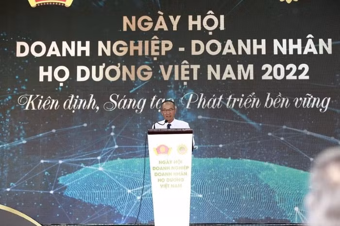 Ông Dương Công Minh, Chủ tịch Hội đồng họ Dương Việt Nam, Chủ tịch HĐQT Ngân hàng Sacombank phát biểu khai mạc
