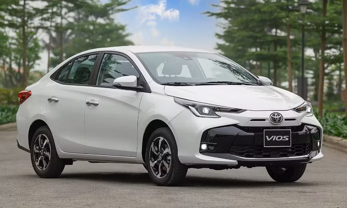sedan hạng B tháng 4