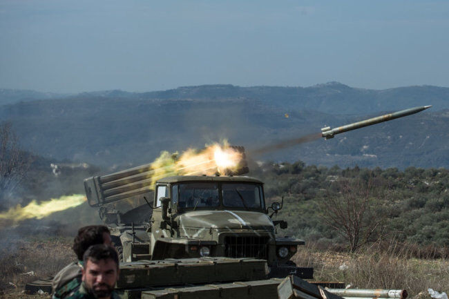 Syria: Pháo phản lực BM-21 "Grad" dội mưa lửa lên khủng bố ở Idlib