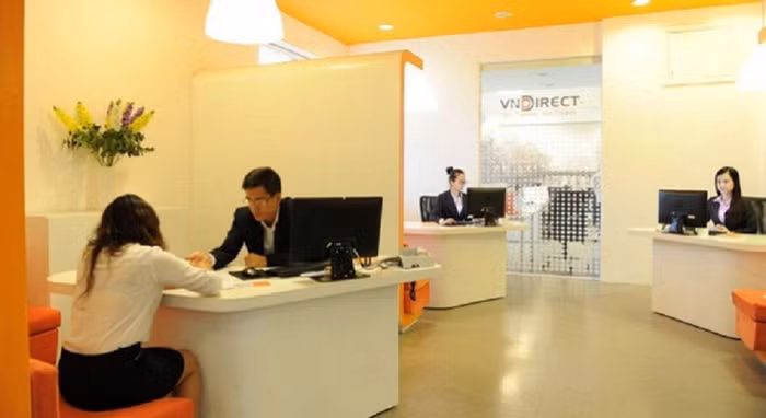“Cẩu thả” nhân sự, VNDirect bị phạt