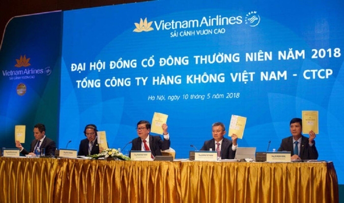 Giá cổ phiếu giảm mạnh, Vietnam Airlines dự kiến chuyển sàn HoSE