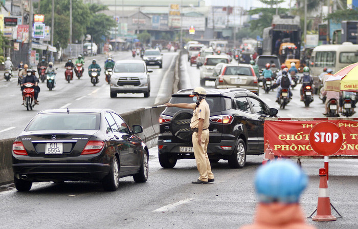 Đối tượng người lao động nào được di chuyển giữa TP Hồ Chí Minh và các tỉnh lân cận?