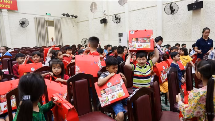 Trong thời gian tới Van Phuc Group sẽ tiếp tục đồng hành, tổ chức các hoạt động cộng đồng, xã hội - Ảnh: Vinh Rose