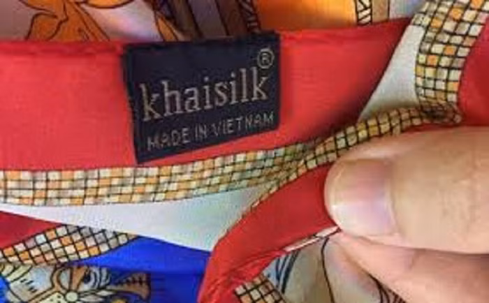 Từ vụ khăn lụa Khaisilk, cảnh báo việc hàng nhập ngoại gắn mác ‘Made in Vietnam’