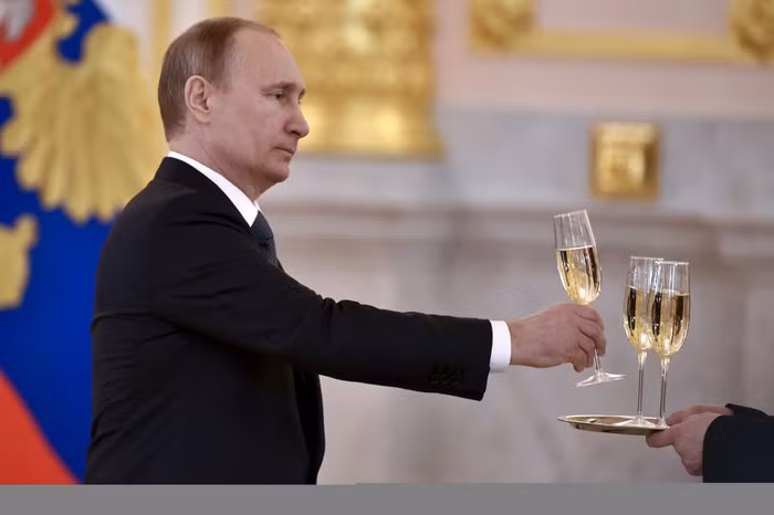 Theo điều luật mới tại Nga, các sản phẩm rượu champagne đế từ nơi khác sẽ phải đổi tên thành "sparkling wine".
