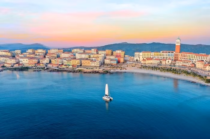 Điều gì biến Nam Phú Quốc thành “thỏi nam châm” mới của thời trang?