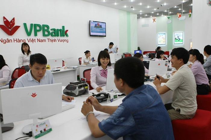 Vì sao lợi nhuận hợp nhất của VPBank đột ngột thấp hơn hẳn so với số liệu riêng ngân hàng mẹ?