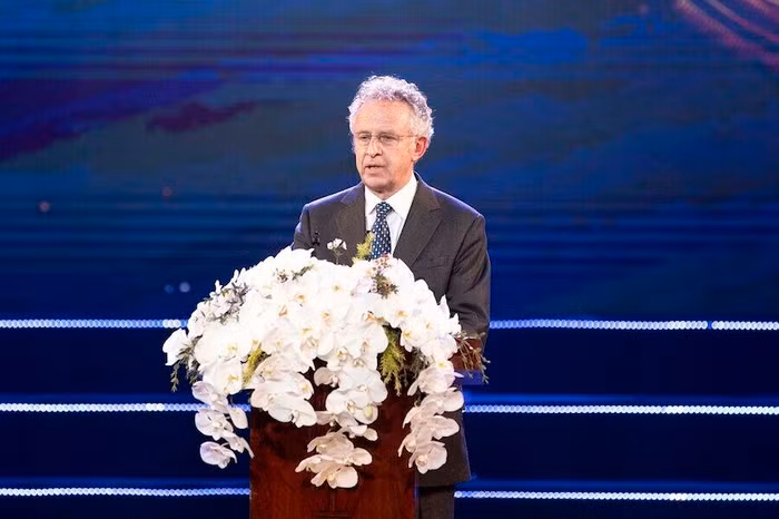 Giáo sư Sir Richard Henry Friend, Chủ tịch Hội đồng Giải thưởng VinFuture
