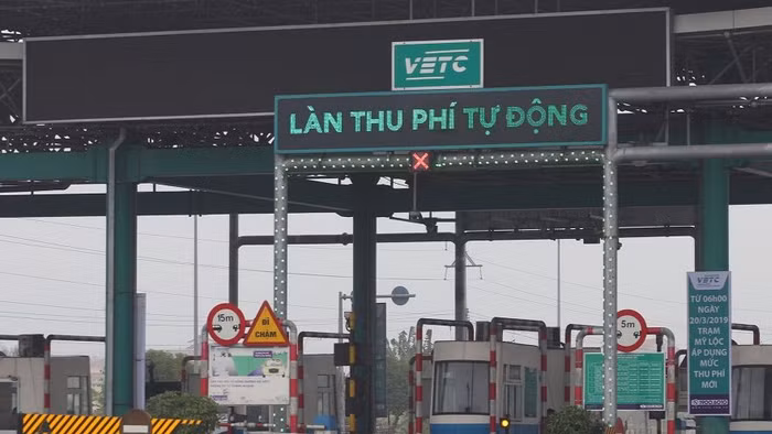 Thủ tướng tiếp tục yêu cầu đẩy nhanh triển khai thu phí tự động không dừng