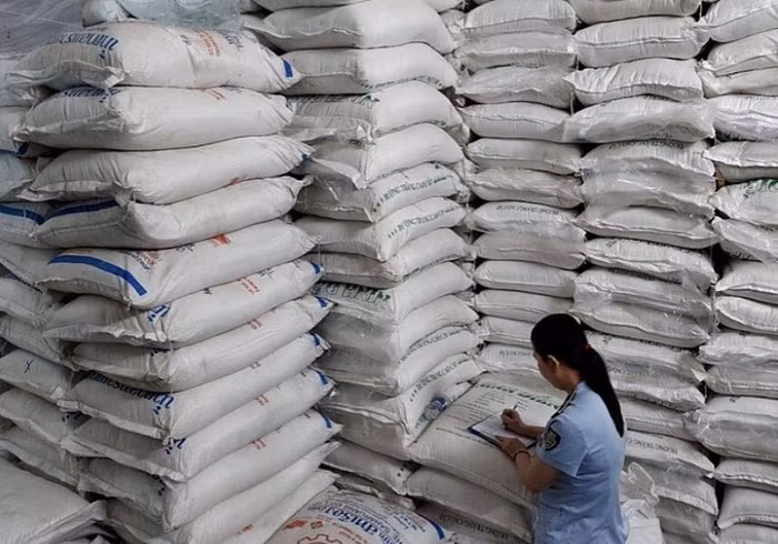 Tạm giữ số lượng cực lớn đường cát nhập lậu ở TP. Hồ Chí Minh