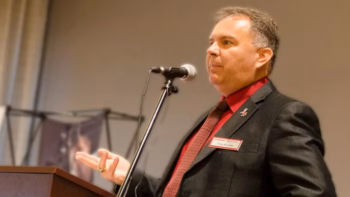 Phó chủ tịch cấp cao của Apple rời công ty sau khi một bình luận khiếm nhã lan truyền trên TikTok