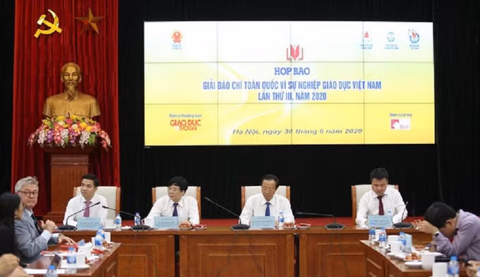 Phát động Giải báo chí toàn quốc “Vì sự nghiệp giáo dục Việt Nam 2020”