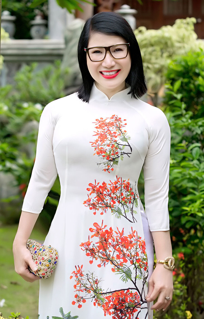 CEO Nguyễn Thị Loan – Tổng Giám đốc Công ty TNHH Thương mại Anh Trang CEO Nguyễn Thị Loan – Tổng Giám đốc Công ty TNHH Thương mại Anh Trang