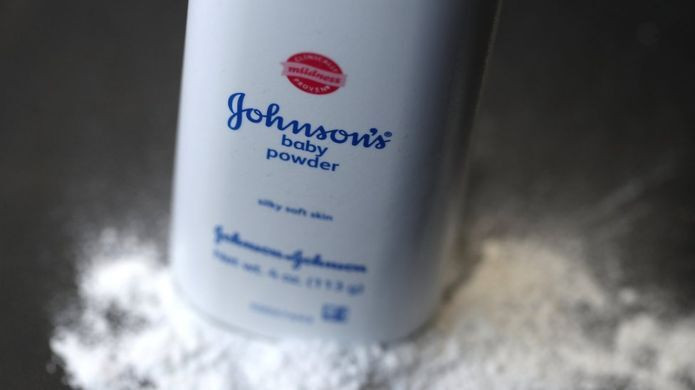 Phấn rôm Johnson Baby bị ngừng bán tại Mỹ, Canada vì nghi ngờ chứa chất gây ung thư