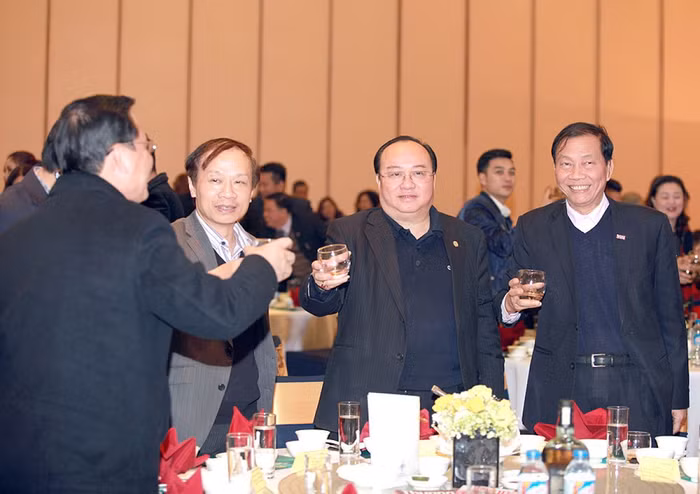 Giao lưu tất niên HBA-VACOD-ĐHQGHN: Thắt chặt quan hệ cung cầu nguồn nhân lực ảnh 5