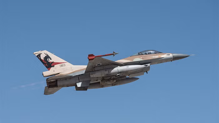Lực lượng phòng không Syria đánh chặn tên lửa Israel