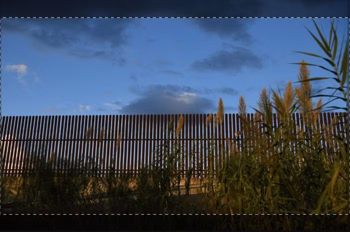 Thẩm phán liên bang chặn 3,6 tỷ USD trong kế hoạch xây tường biên giới của TT Donald Trump