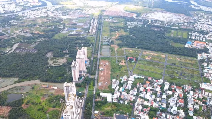 Giá đất các huyện của TP.HCM "nhảy múa" khi có thông tin lên quận/thành phố