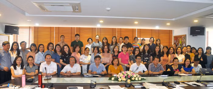 Các học viên chụp ảnh lưu niệm cùng Viện PSD