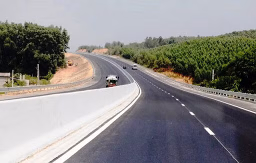 Chuyển đầu tư công hai dự án thành phần cao tốc Bắc – Nam