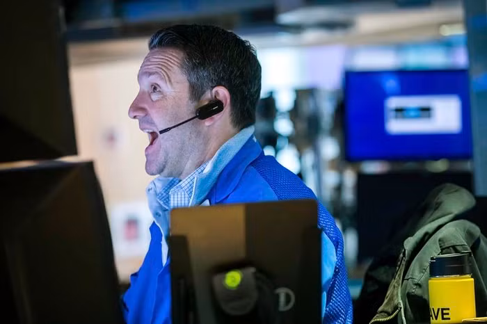 Phố Wall bắt đầu nửa cuối năm 2023 với diễn biến tích cực, Tesla tăng 6%