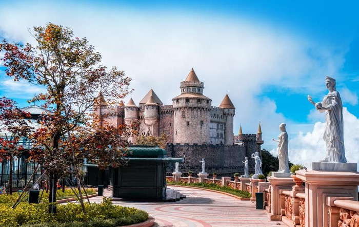 Sun World Ba Na Hills không đi theo một hình mẫu công viên chủ đề nào trên thế giới