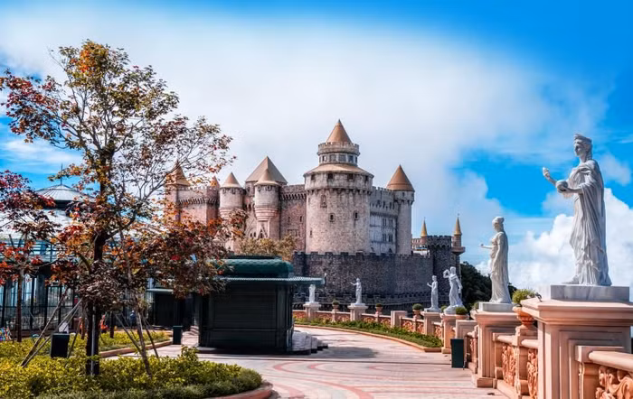 Sun World Ba Na Hills không đi theo một hình mẫu công viên chủ đề nào trên thế giới