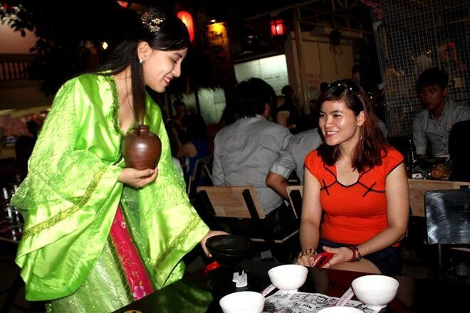 Khởi nghiệp: Thu 3 tỷ đồng mỗi tháng từ quán nhậu phong cách kiếm hiệp ở Sài Gòn