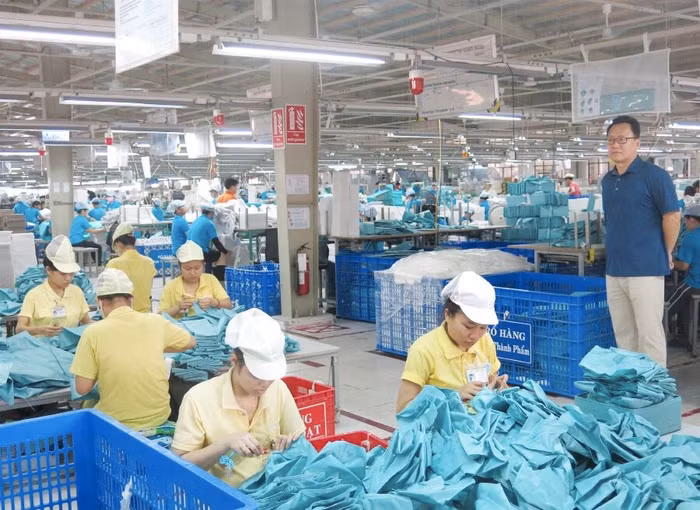 Việt Nam cần làm gì để thực hiện tốt các cam kết về lao động trong EVFTA?