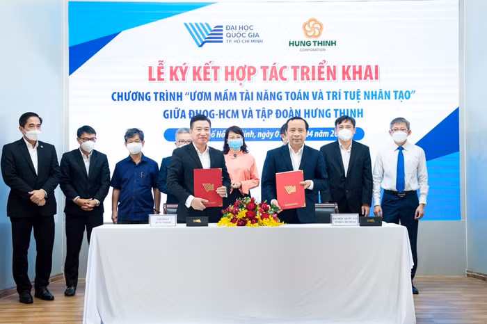 Lễ ký kết hợp tác triển khai chương trình “Ươm mầm tài năng toán và trí tuệ nhân tạo” giữa Đại học Quốc gia TP.HCM và Tập đoàn Hưng Thịnh được tổ chức vào chiều ngày 1/4, tại Đại học Khoa học Tự nhiên, Đại học Quốc gia TP.HCM