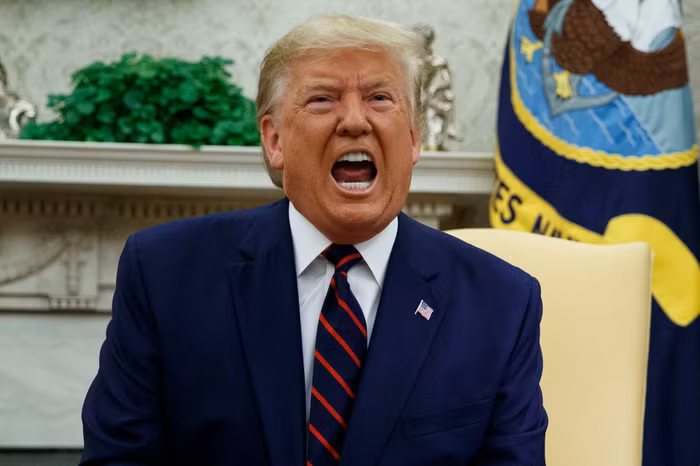 TT Donald Trump tức giận vì chứng khoán lao dốc do lo sợ Covid-19