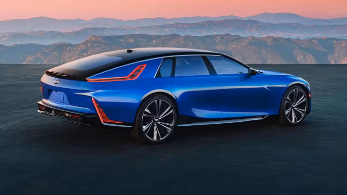 Xe điện được lắp ráp thủ công giá 300.000 USD hết hàng đến năm 2025