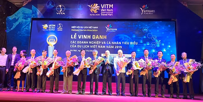 Vinh danh doanh nghiệp và cá nhân tiêu biểu của Du lịch Việt Nam