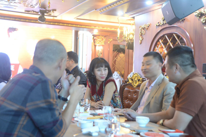 Bữa sáng doanh nhân 14/1: Cung chúc tân xuân