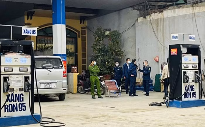 Cục trưởng Cục QLTT Hà Nội yêu cầu các đội tăng cường kiểm tra, xử lý vi phạm trong kinh doanh xăng dầu