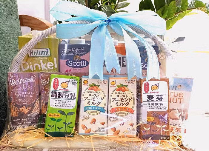 Ngoài giỏ hoa quà trái cât tươi, EUS Fruit còn đa dạng các loại thực phẩm nhập khẩu để làm quà tặng
