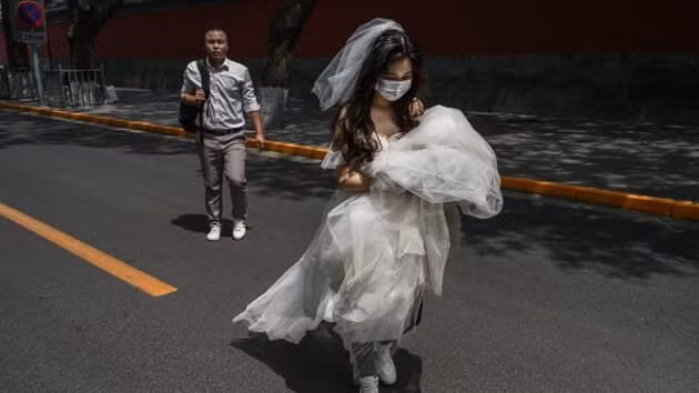 Điều luật mới từ chính phủ khiến phụ nữ Trung Quốc "dậy sóng"