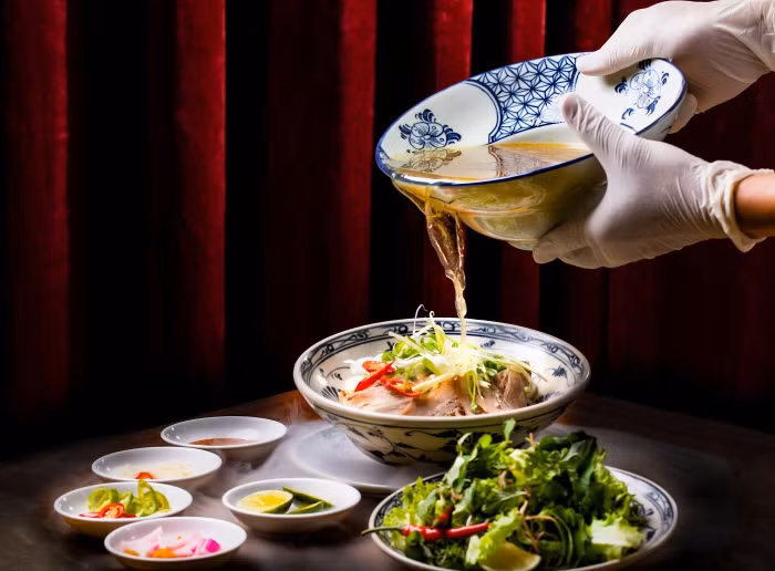 Phở - món ăn nổi tiếng của ẩm thực Việt được truyền thông quốc tế ca ngợi