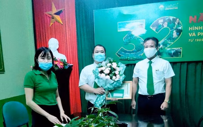 TP.HCM: Tài xế taxi Mai Linh đỡ sinh trên xe giữa tâm dịch