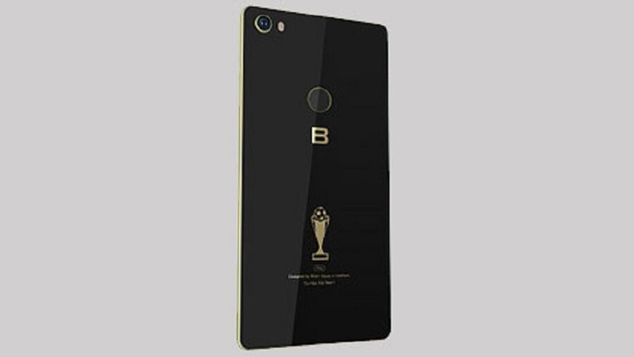 BKAV tung Bphone 3 bản đặc biệt mừng tuyển Việt Nam vào chung kết AFF Cup