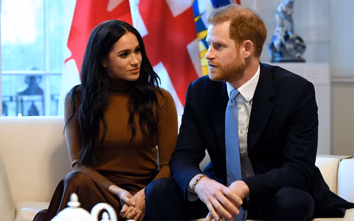 Hoàng tử Harry và Meghan Markle sẽ phải “còng lưng” trả lại tiền thuế cho dân?