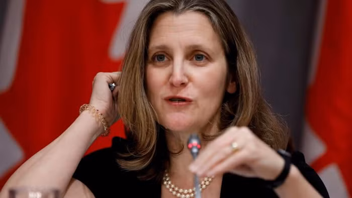 Cựu nhà báo trở thành nữ bộ trưởng tài chính đầu tiên của Canada
